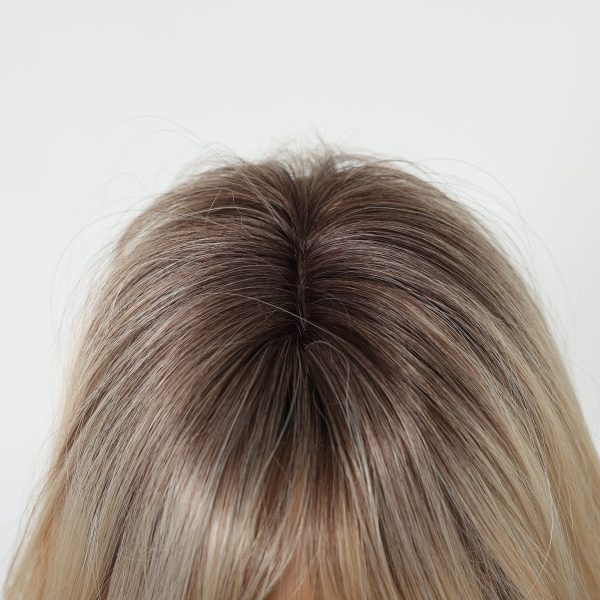 Ash Blonde Long Wavy Wig with Bangs – Cool Multi-Tonal Layered Synthetic Hair Ash Blonde Long Wavy Wig with Bangs – Cool Multi-Tonal Layered Synthetic Hair